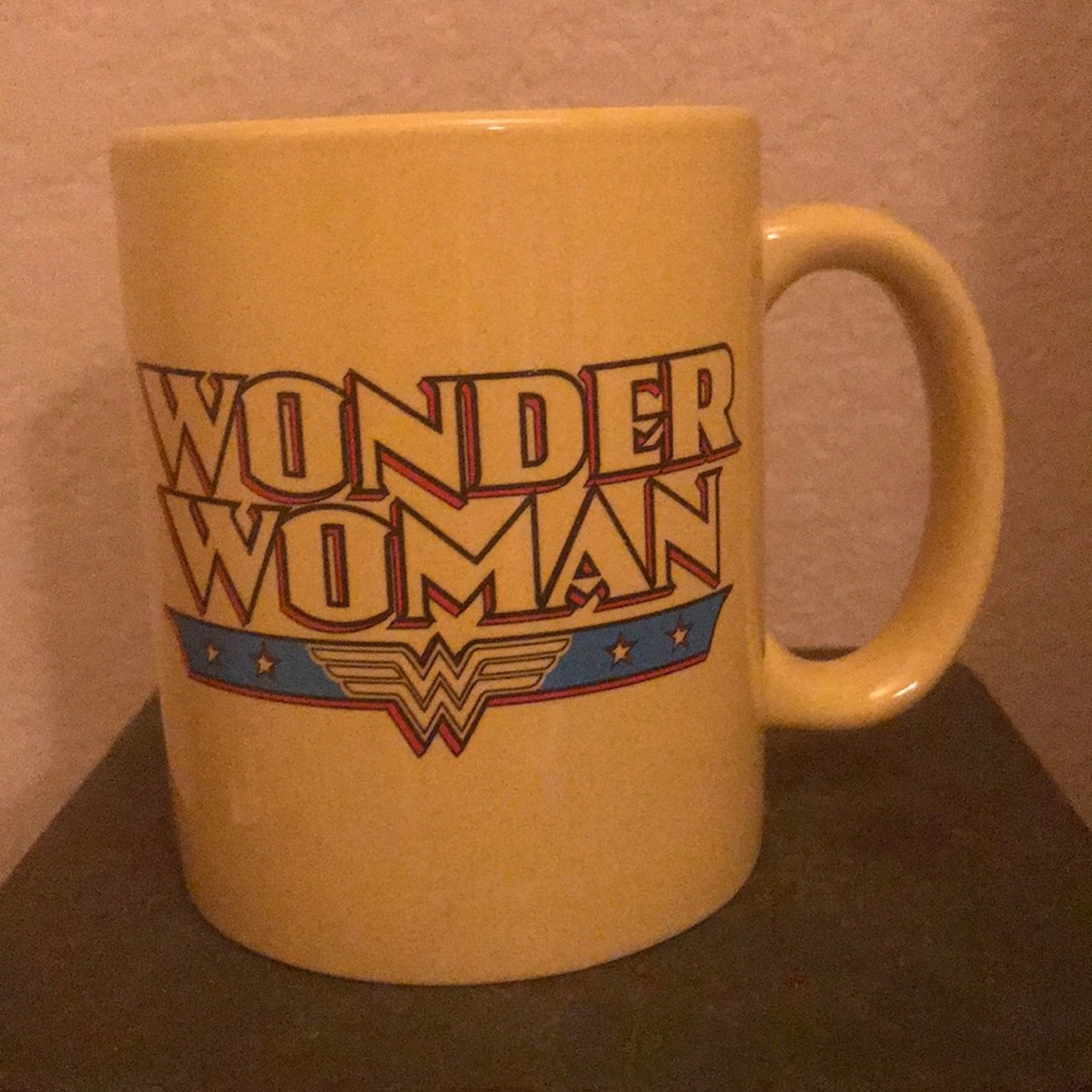 DC Comics Yellow Wonder Woman Cup Mug